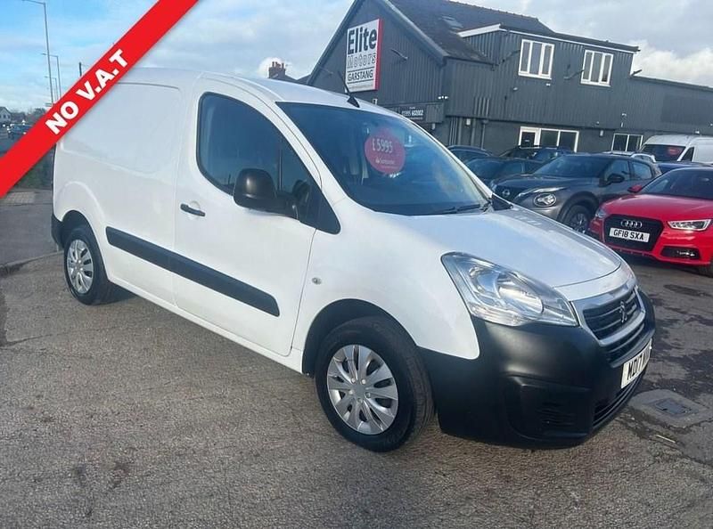 White Used 2017 Peugeot Partner Van | £5,995 (Fair price) - Image 1/4