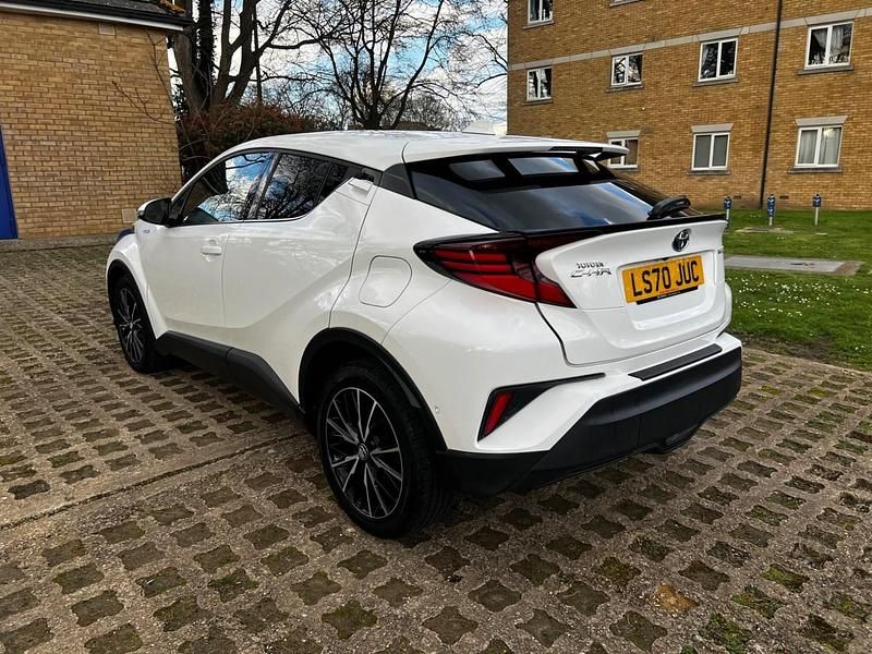 Used Toyota C-HR 122 HP (89 kW) 2020 White SUV