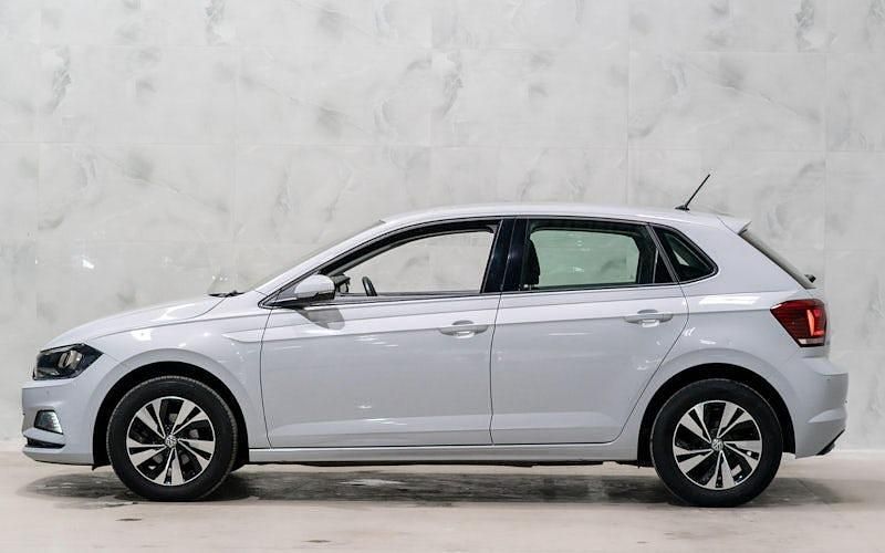 Used VW Polo SE 65 HP (47 kW) 2018 Silver Hatchback