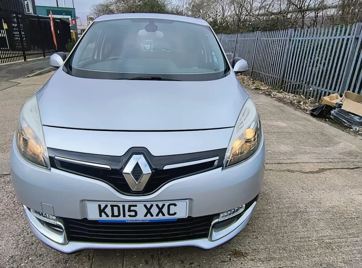Used Renault Scénic III Dynamique 110 HP (80 kW) 2015 Silver MPV