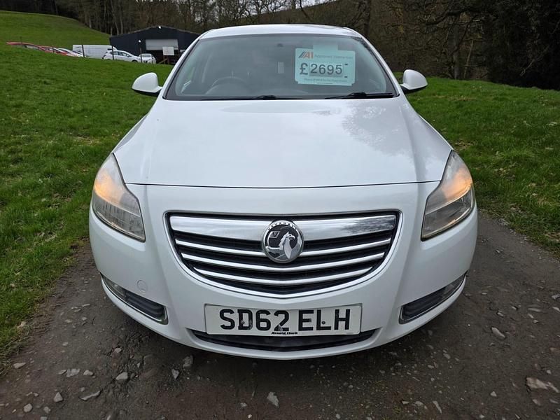Used Vauxhall Insignia SRi 2012 White Hatchback