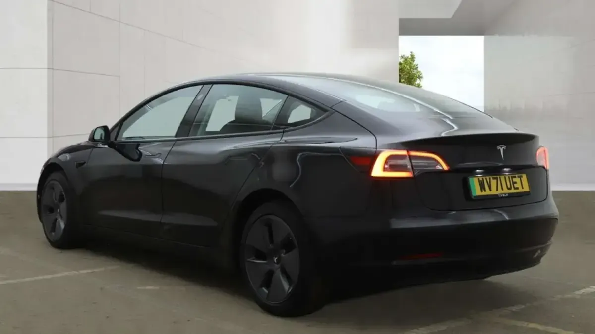 Used Tesla Model 3 Standard Range Plus 366 kW (498 HP) 2021 Black Sedan