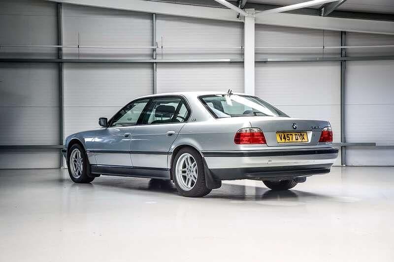 Usado BMW 750 2000 Plateado Berlina