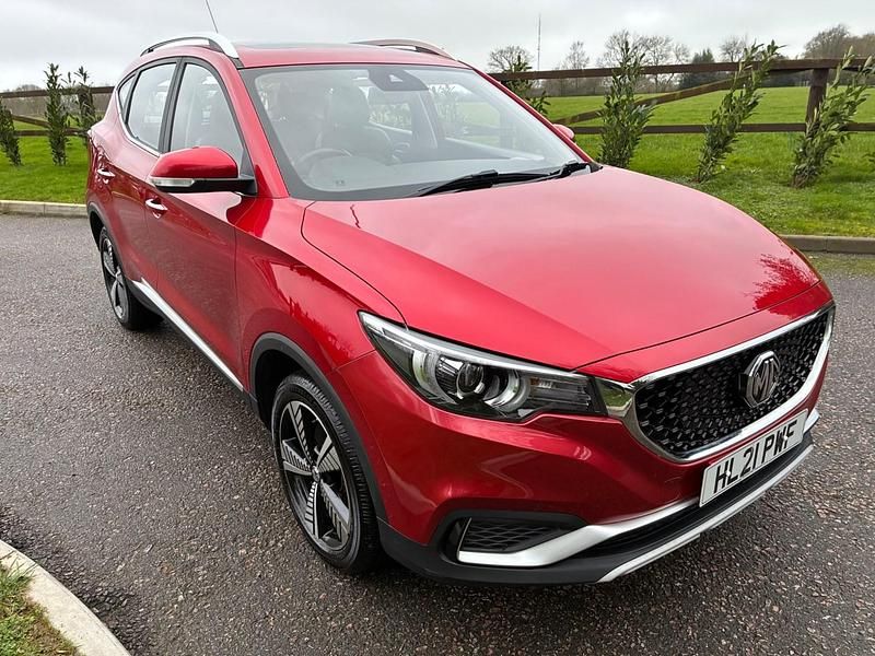Used MG ZS Exclusive 105 kW (143 HP) 2021 Red Hatchback