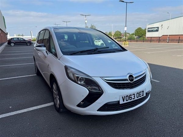 White Used 2013 Vauxhall Zafira Tourer MPV | £2,400 (Good price) - Image 1/1