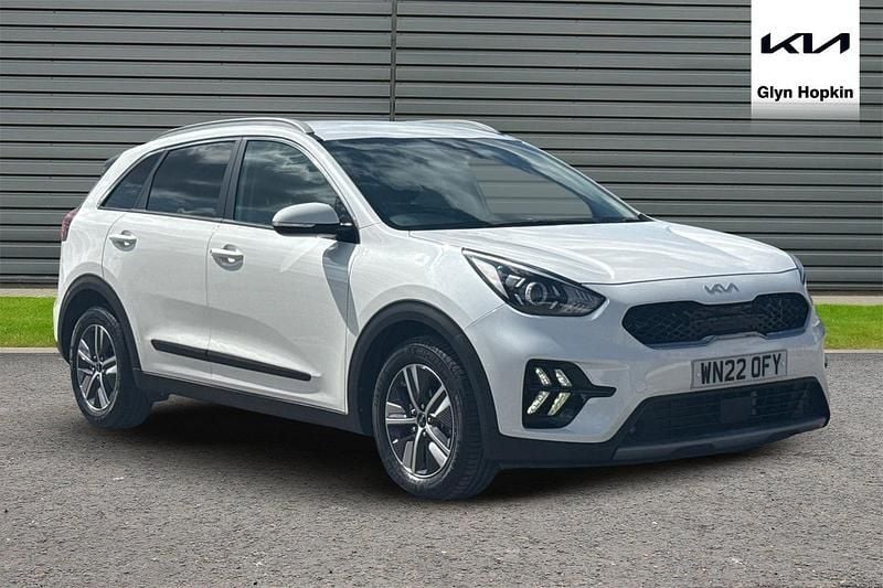 White Used 2022 Kia Niro 2 SUV | £18,707 (Fair price) - Image 1/4