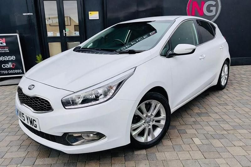 White Used 2015 Kia Ceed Hatchback | £4,990 (Fair price) - Image 1/1