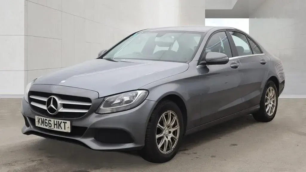 Usado Mercedes C200 SE 2017 Cinzento Sedan