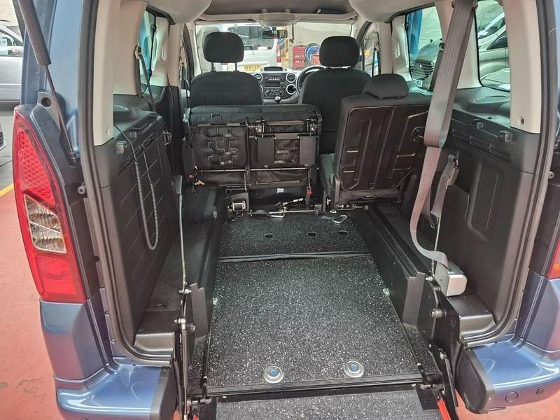 Second-hand Peugeot Partner S 2018 Albastru Monovolum