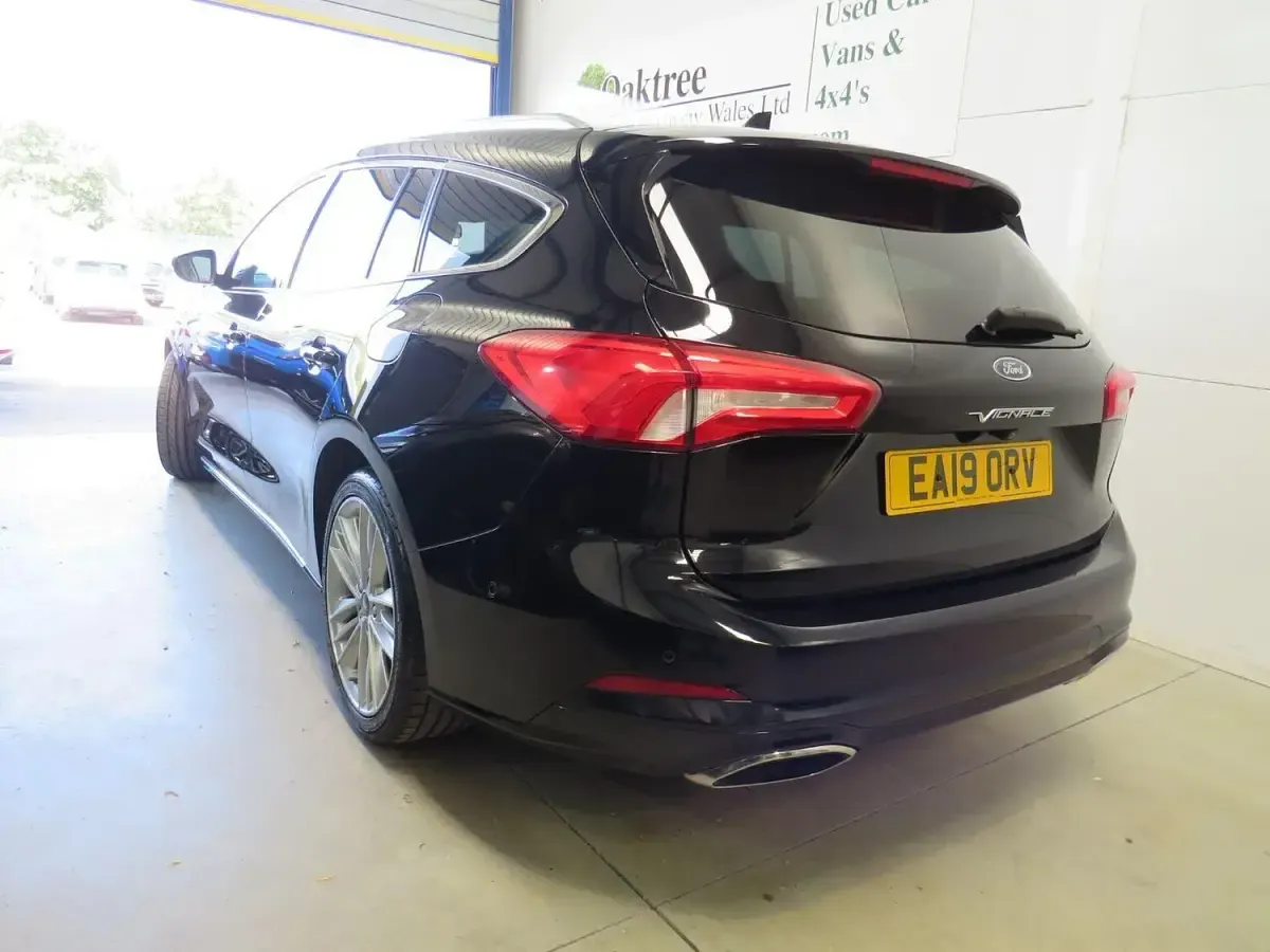 Used Ford Focus Vignale 150 HP (110 kW) 2019 Black Estate