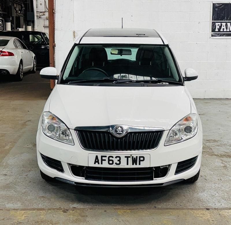 Used Skoda Roomster SE 2013 White MPV