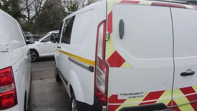Used Ford Transit Custom 105 HP (77 kW) 2017 White Van