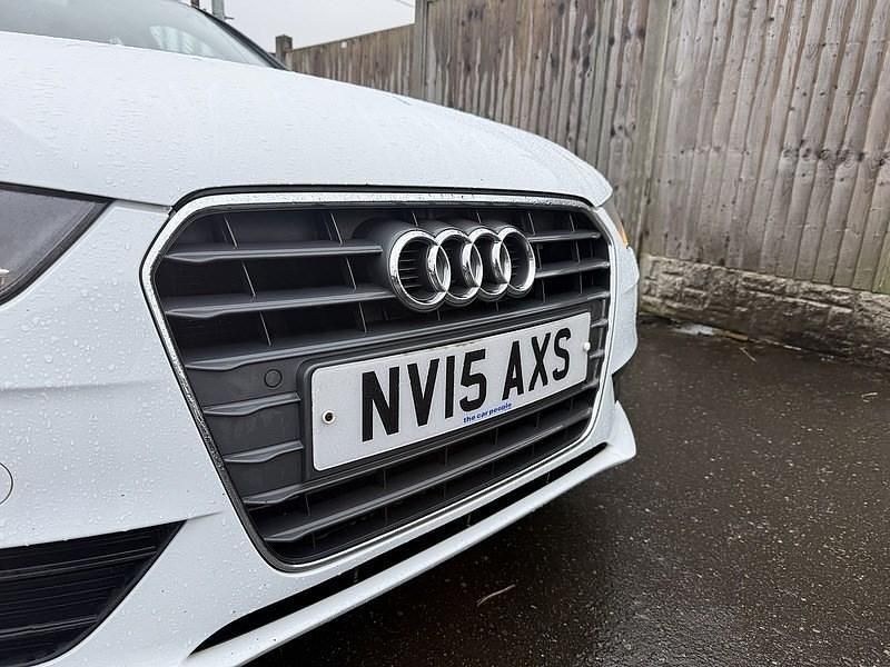 Usado Audi A4 Design 163 HP (119 kW) 2015 Branco Sedan