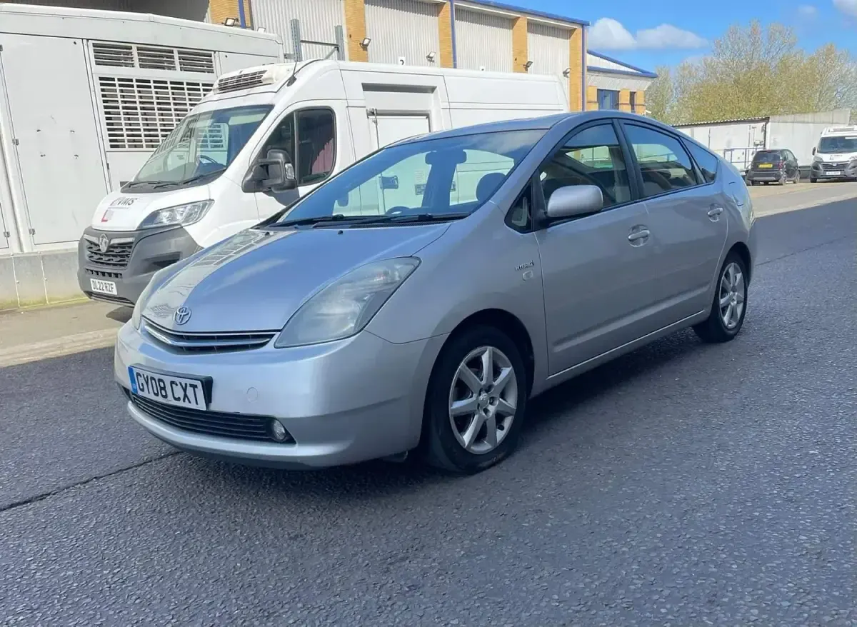 Usado Toyota Prius 76 HP (55 kW) 2008 Prateado Citadino