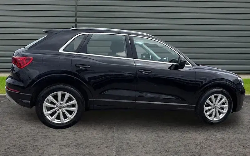 Używany Audi Q3 Sport 150 KM (110 kW) 2019 Czarny SUV
