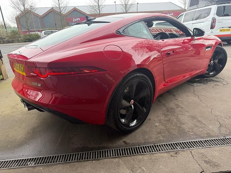 Used Jaguar F-Type Supercharged 375 HP (275 kW) 2015 Red Coupe