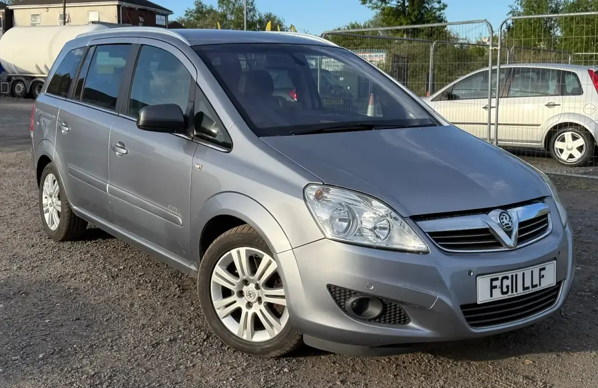 Używany Vauxhall Zafira Elite 2011 Srebrny Minivan