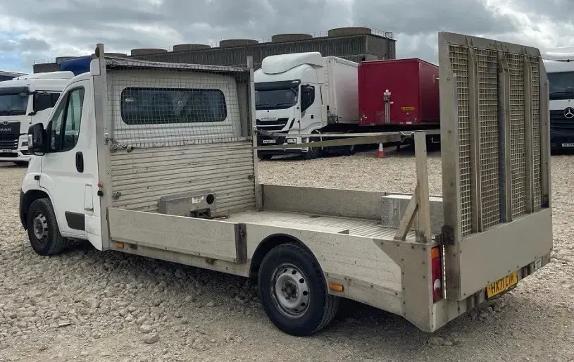 Usado Peugeot Boxer 2021 Blanco Van