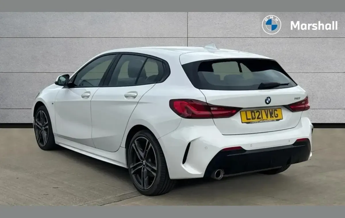 Used BMW 118 M Sport 134 HP (98 kW) 2021 White Hatchback