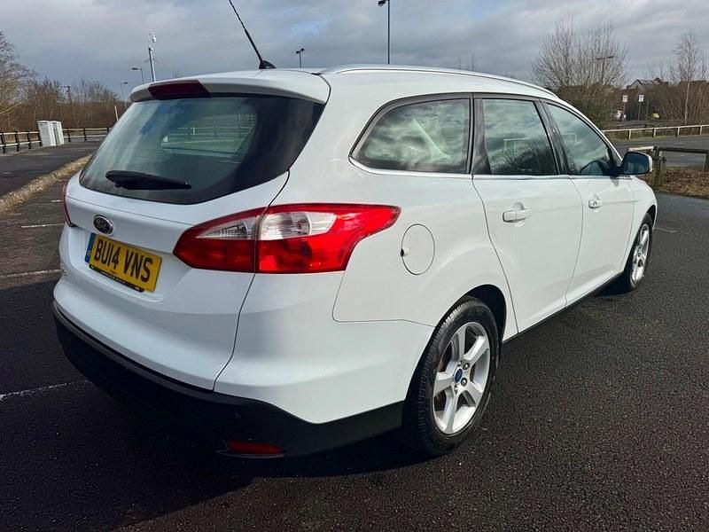 Used Ford Focus Zetec 2014 White Estate