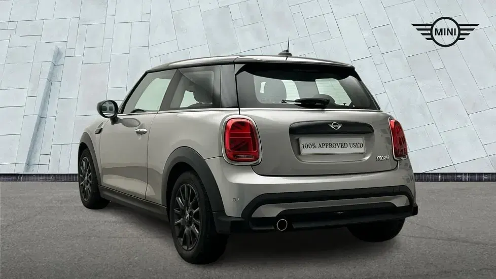 Used Mini Cooper Classic 134 HP (98 kW) 2023 Silver Hatchback