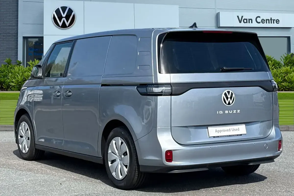 New VW ID. Buzz 210 kW (286 HP) 2026 Silver MPV