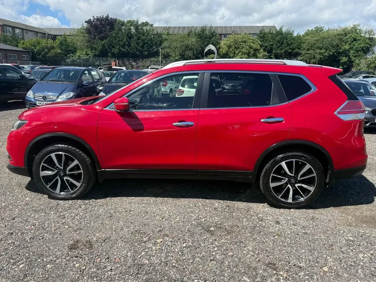 Used Nissan X-Trail N-TEC 130 HP (95 kW) 2015 Red SUV