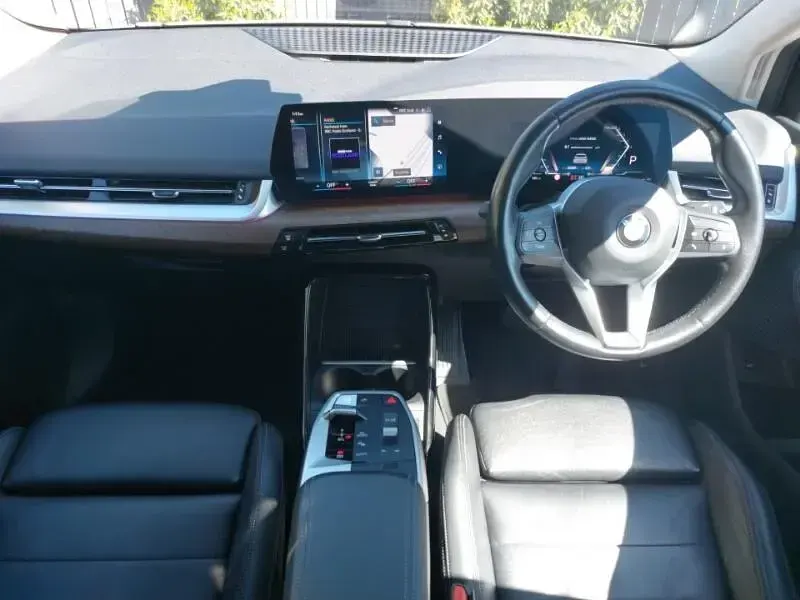 Begagnad BMW 218 Active Tourer Luxury Line 148 HK (108 kW) 2022 Vit Minibuss