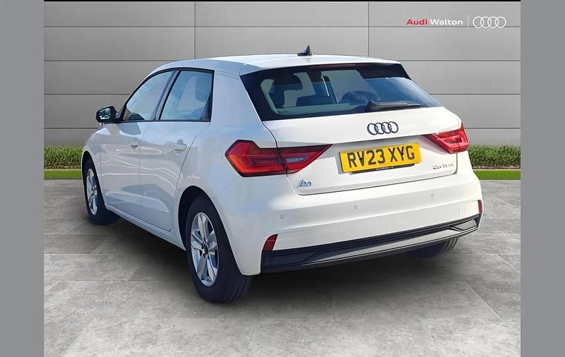 Used Audi A1 Design 94 HP (69 kW) 2023 White SUV