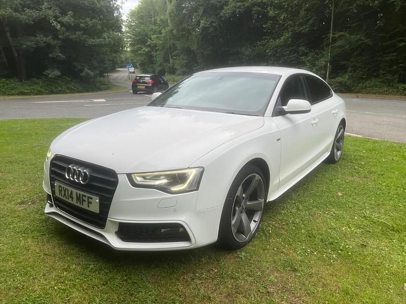Begagnad Audi A5 Black Edition 2014 Vit Sportkupé