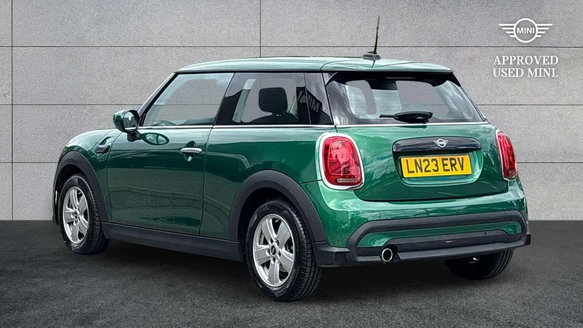 Used Mini Cooper Classic 134 HP (98 kW) 2023 Green Hatchback