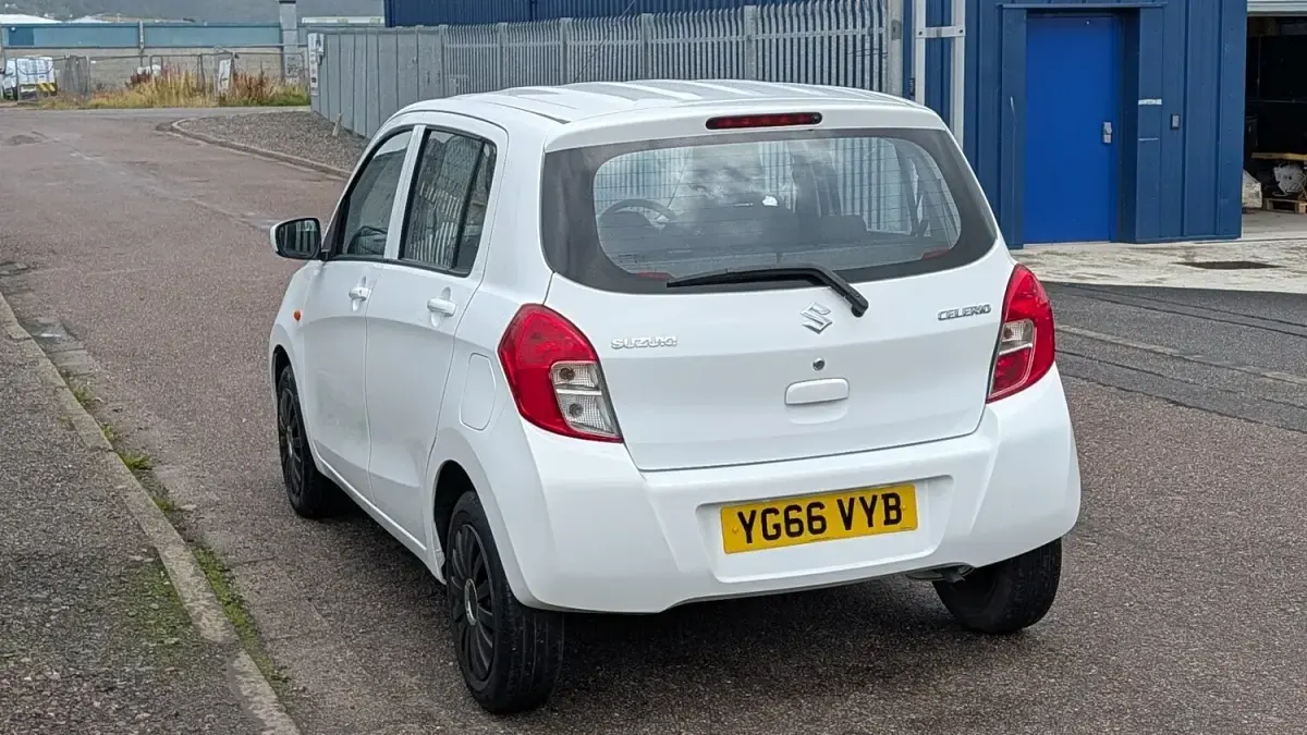 Used Suzuki Celerio 68 HP (50 kW) 2016 White Hatchback
