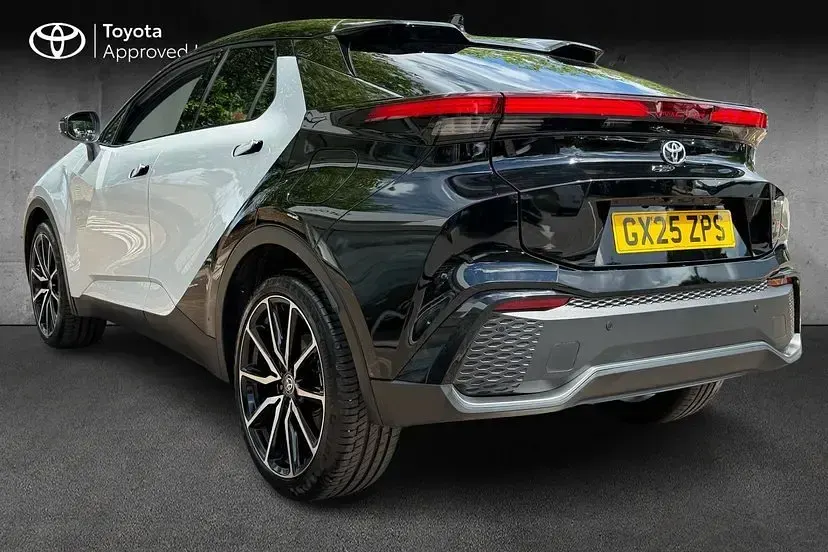 Used Toyota C-HR Sport 197 HP (144 kW) 2025 White SUV
