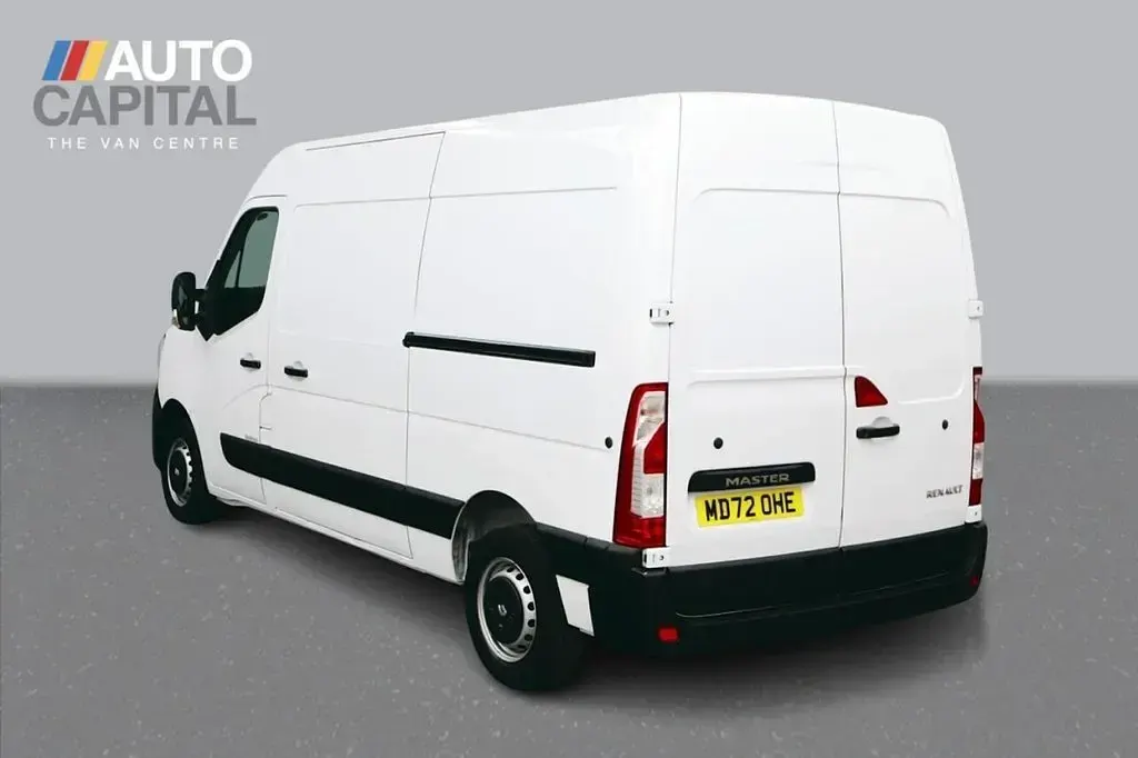 Used Renault Master Business 135 HP (99 kW) 2022 White MPV