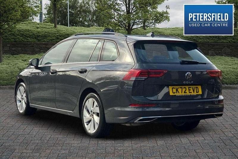 Second-hand VW Golf VIII Style 148 CP (108 kW) 2022 Gri Break