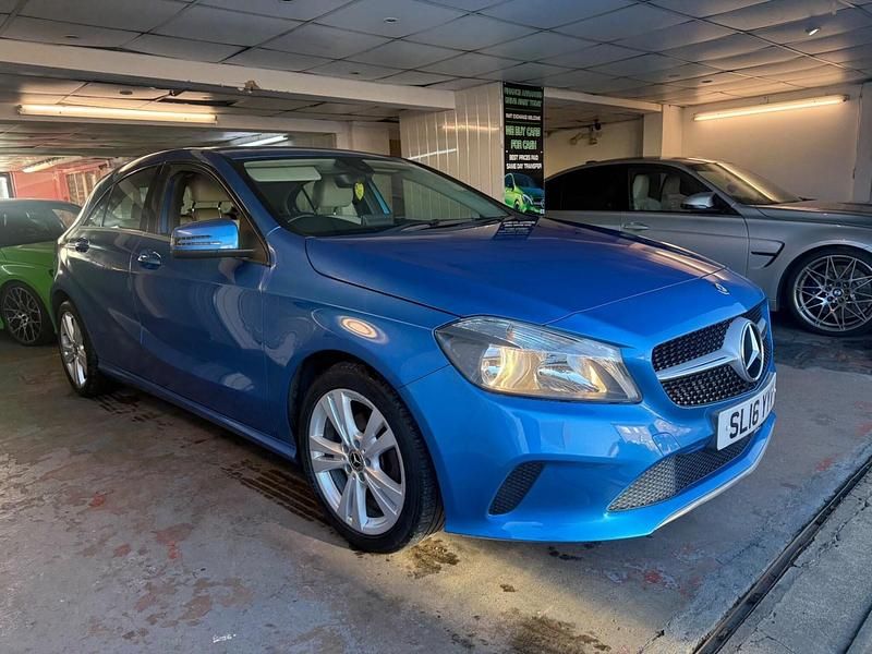 Used Mercedes A180 2016 Blue Hatchback