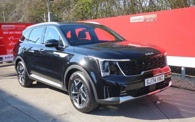 Used 2025 Kia Sorento 2 SUV | £37,790 (Good price) - Image 1/4