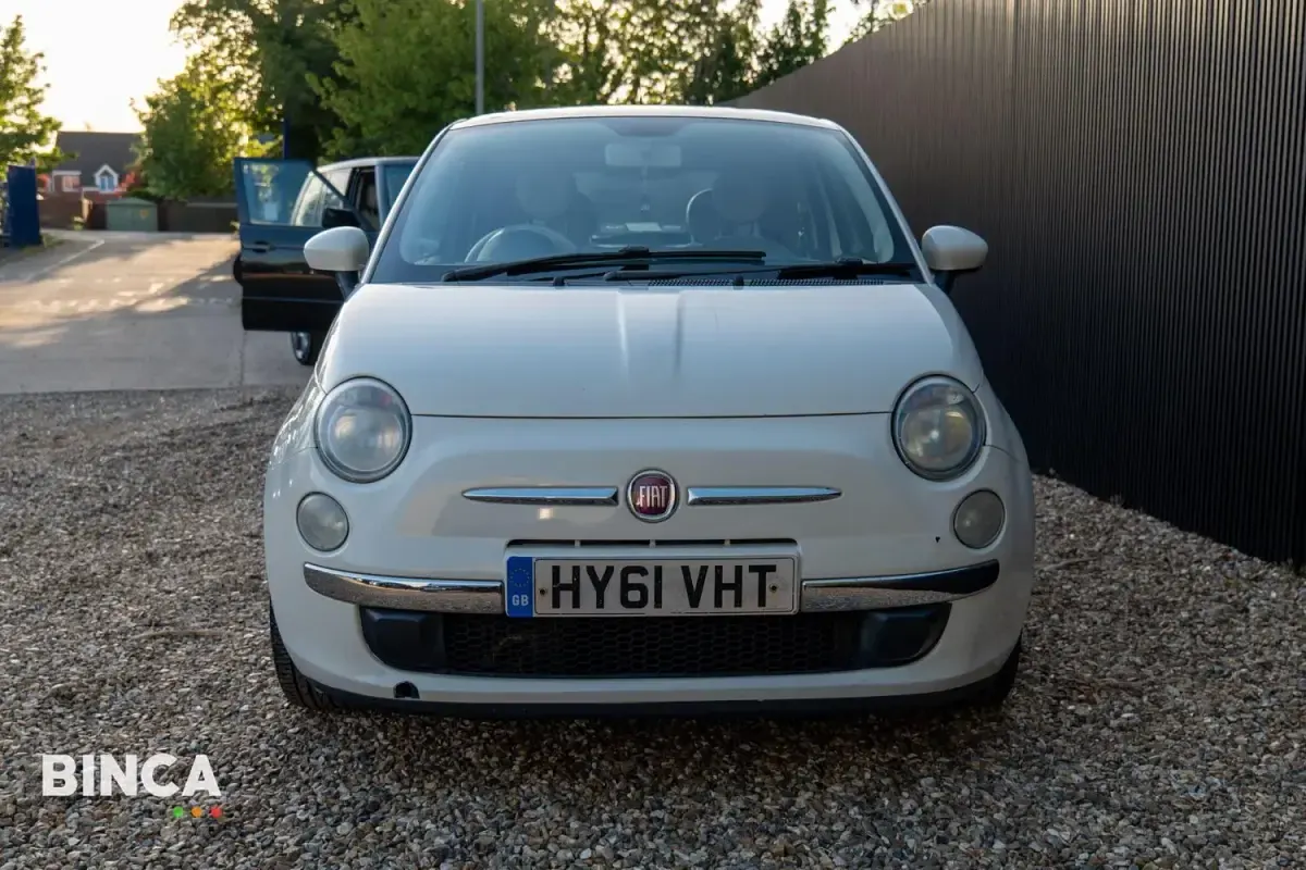 Usado Fiat 500 Lounge 85 HP (62 kW) 2012 Branco Citadino