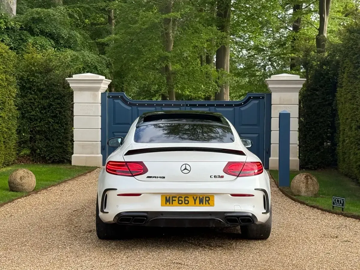 Used Mercedes C63S AMG Premium 600 HP (441 kW) 2017 White Coupe
