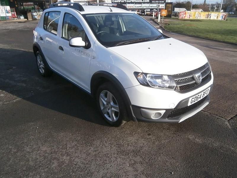 Used Dacia Sandero Lauréate 2015 White Hatchback