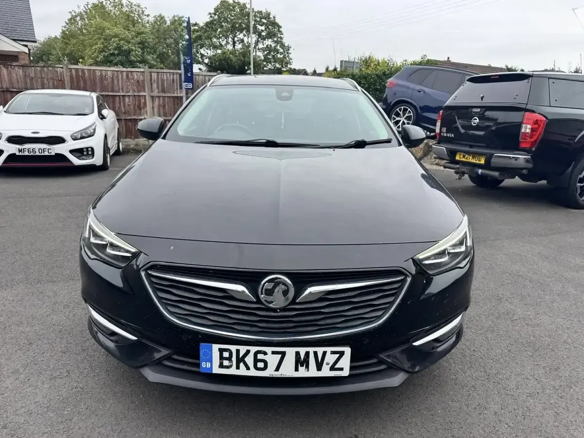 Used Vauxhall Insignia Elite 110 HP (80 kW) 2017 Black Estate