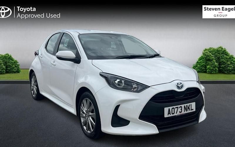 Used 2025 Toyota Yaris Hybrid Hatchback | £19,281 (Good price) - Image 1/4
