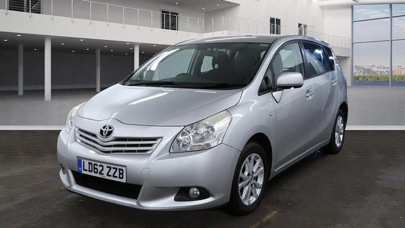 Used Toyota Verso Multidrive S 2012 Silver MPV