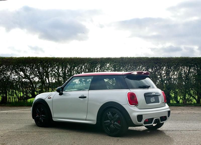 Używany Mini John Cooper Works Hatch 231 KM (169 kW) 2017 Srebrny Hatchback