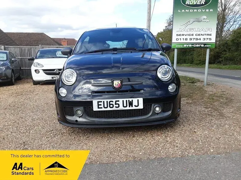 Begagnad Abarth 595 Competizione 180 HK (132 kW) 2015 Svart Halvkombi