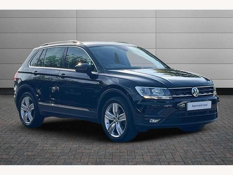Black Used 2020 VW Tiguan Match SUV | £20,490 (Good price) - Image 1/4