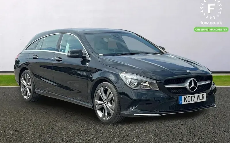 Usado Mercedes CLA220 Shooting Brake 177 CV (130 kW) 2016 Familiar