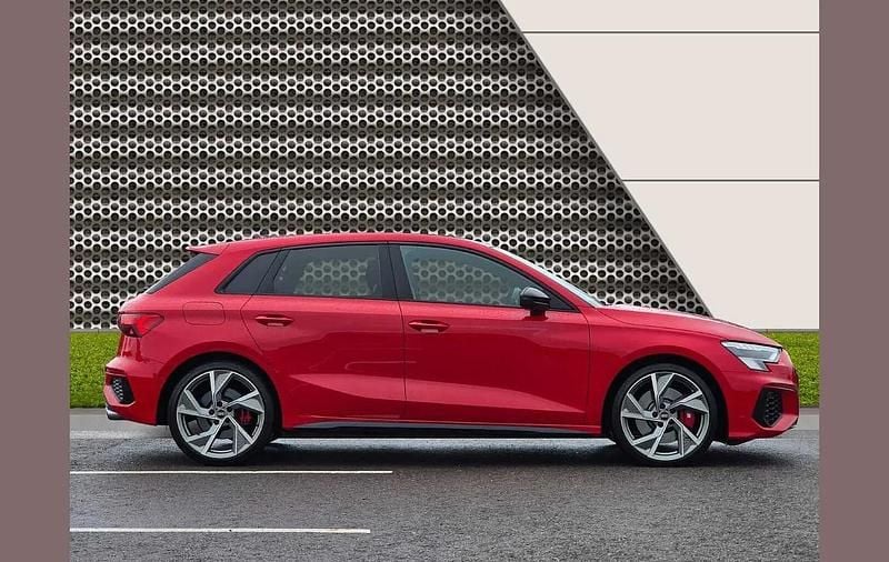 Used Audi S3 Sportback Advanced 310 HP (228 kW) 2022 Red Hatchback