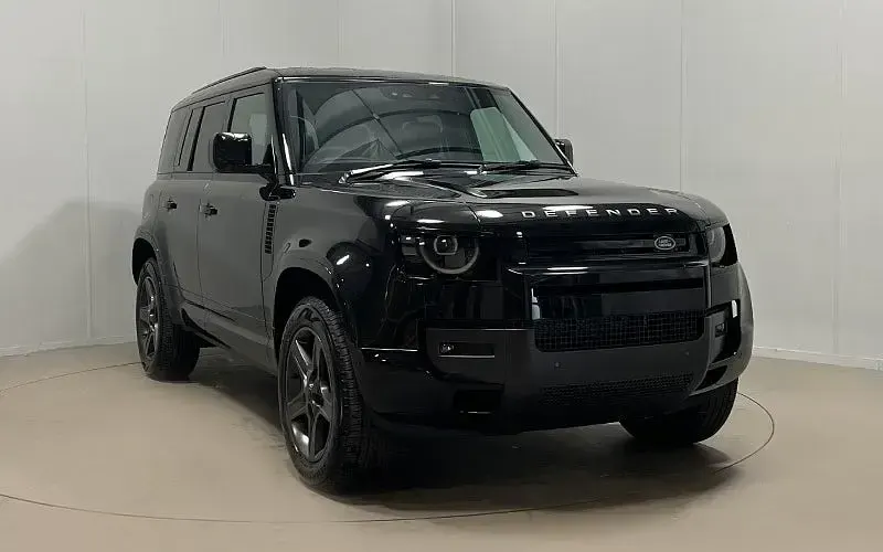 Used Land Rover Defender SE Dynamic 249 HP (183 kW) 2025 SUV
