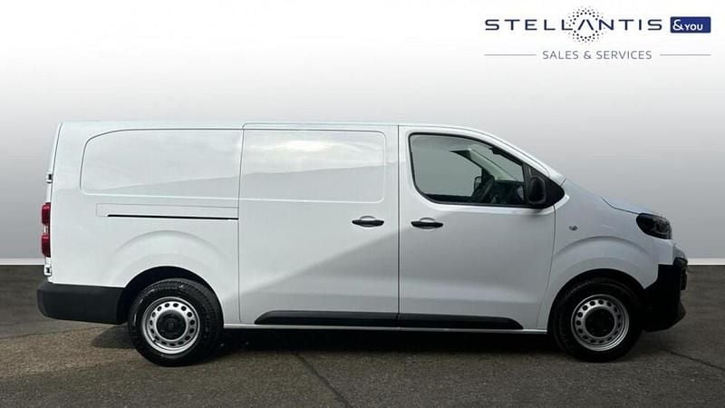 Used Peugeot Expert 143 HP (105 kW) 2025 White Van